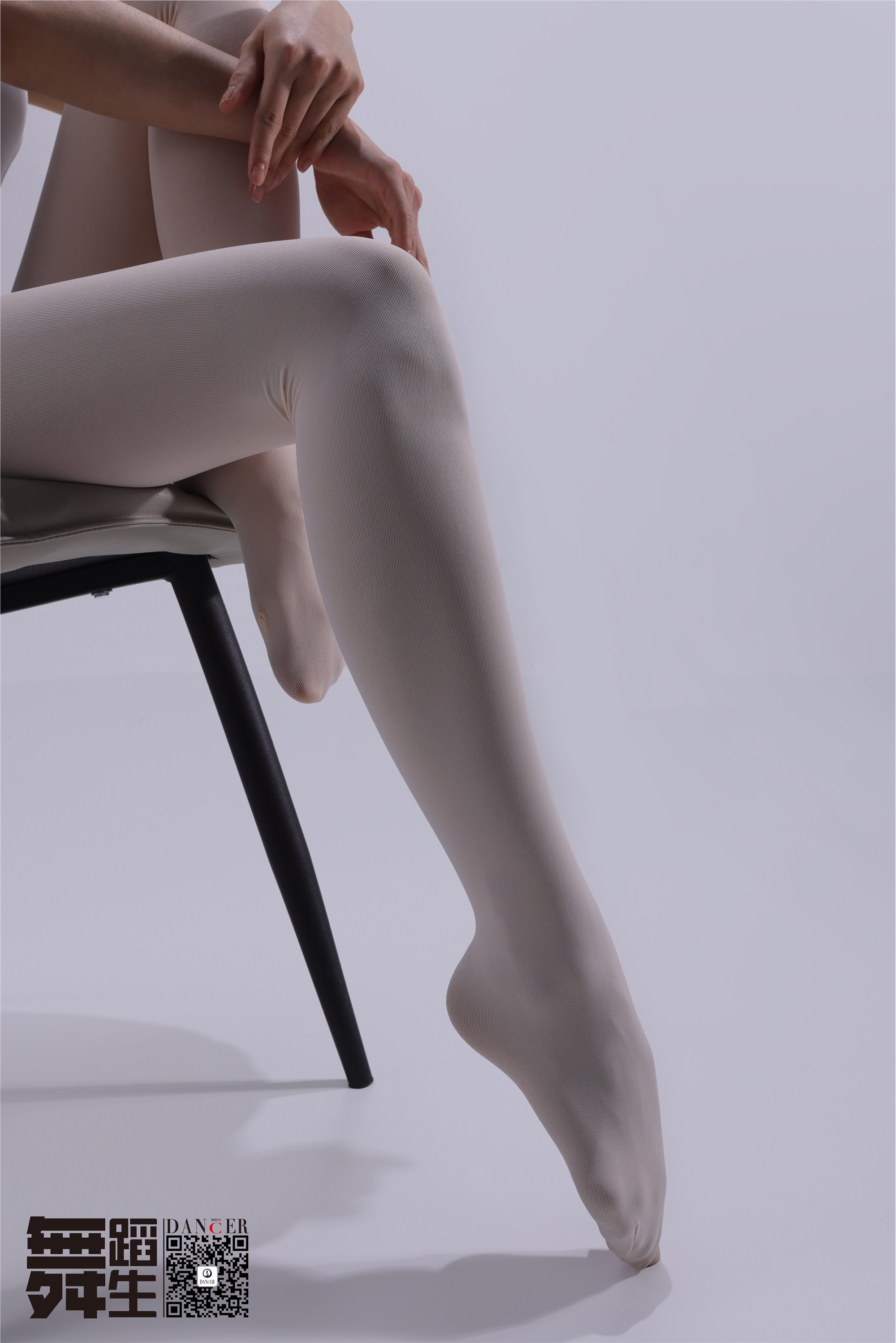 GALLI嘉丽 舞蹈生日记 105 - 黑与白 佚名